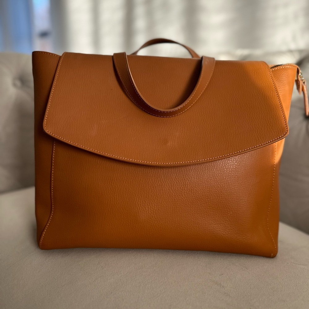 Convertible shoulder bag and backpack
